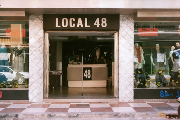 Obra-Año-2000-Foto-1-Tienda-Local-48-Fuengirola-Fachada-Rombo-a-medida